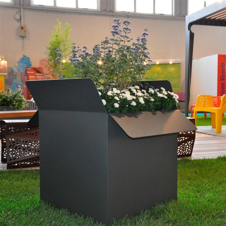 Metal Garden Planters Black
