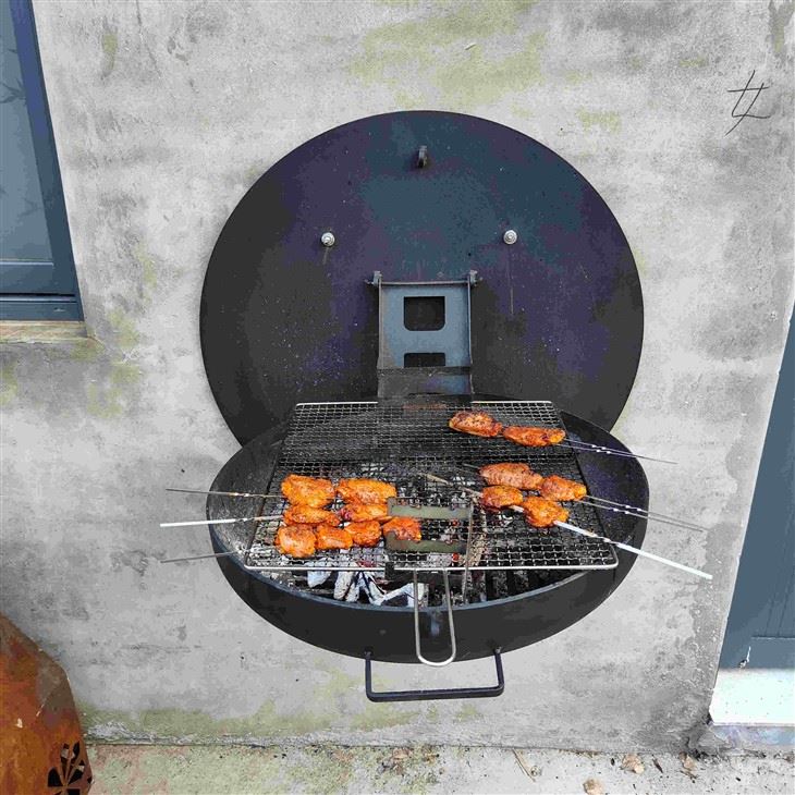 Grill tal-Barbecue tas-Siġar U # Steel Imwaħħal mal-Ħajt